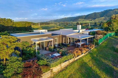 Photo of property in 104 Raukawa Road, Peka Peka, Waikanae, 5391