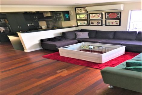 Photo of property in 15 Van Dyke Place, West Harbour, Auckland, 0618