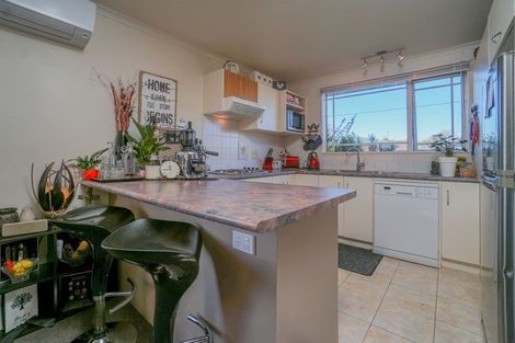 Photo of property in 27 Marblewood Grove, Pukekohe, 2120