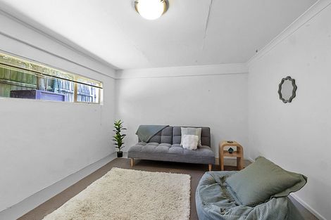 Photo of property in 426 South Road, Omata, New Plymouth, 4374
