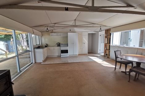 Photo of property in 15 Regent Street, Whakapirau, Maungaturoto, 0583