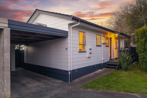 Photo of property in 92b Beach Road, Te Atatu Peninsula, Auckland, 0610
