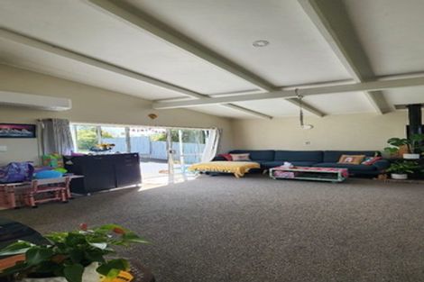 Photo of property in 10 Nandana Drive, Glen Eden, Auckland, 0602