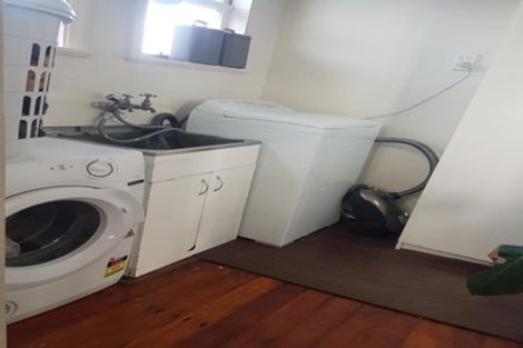 Photo of property in 48 Omata Road, Marfell, New Plymouth, 4310