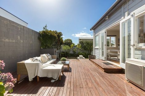 Photo of property in 19 Beach Street, Fitzroy, New Plymouth, 4312