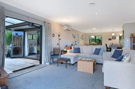 Photo of property in 125 Stoney Creek Drive, Waitakere, Henderson, 0782