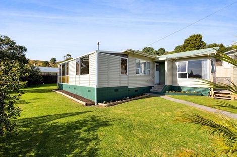Photo of property in 42 Whakapaki Street, Urenui, 4375