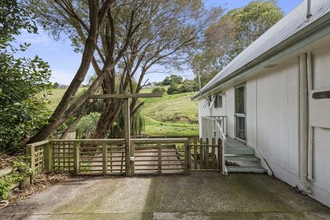 Photo of property in 35 Resolution Road, Welcome Bay, Tauranga, 3112