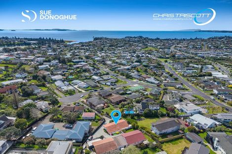 Photo of property in 12a Eagle Place, Red Beach, 0932