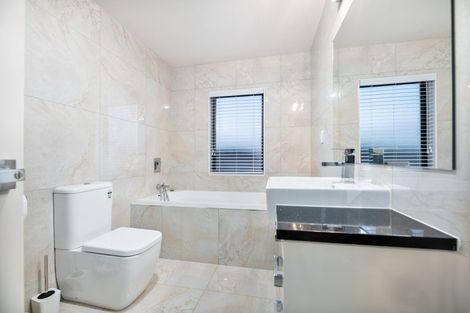 Photo of property in 2 Platinum Rise, Ranui, Auckland, 0612