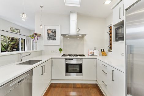 Photo of property in 2/7 Sentinel Road, Herne Bay, Auckland, 1011