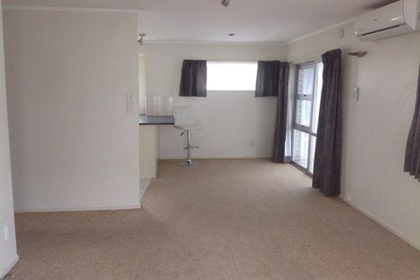 Photo of property in 2/13 Alexander Street, Papakura, 2110