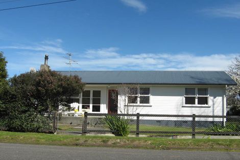 Photo of property in 12 Mahupuku Street, Greytown, 5712