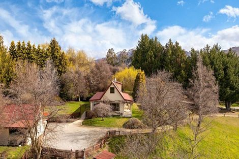 Photo of property in 35 Mountain View Road, Dalefield, Queenstown, 9371