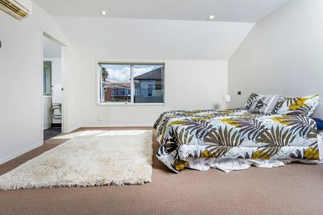 Photo of property in 20a Littlejohn Street, Hillsborough, Auckland, 1042