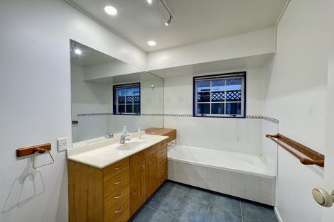 Photo of property in 12 Manu Place, Pinehill, Auckland, 0632