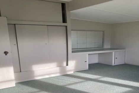 Photo of property in 106 Cambridge Terrace, Fairfield, Lower Hutt, 5011