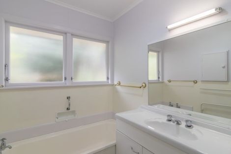 Photo of property in 35 Tui Crescent, Waikanae, 5036