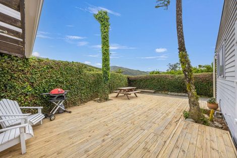 Photo of property in 13 Stratton Street, Normandale, Lower Hutt, 5010