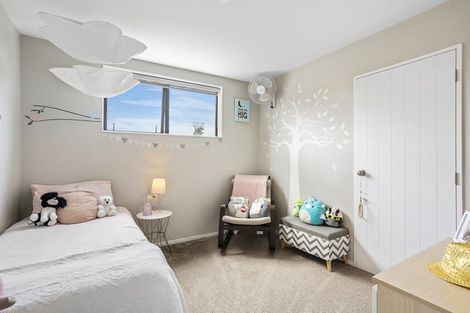 Photo of property in 112 Grand Drive, Orewa, 0931