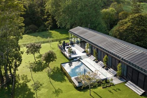 Photo of property in 23 Foster Road, Kumeu, 0891