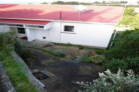 Photo of property in 11 Oku Street, Island Bay, Wellington, 6023