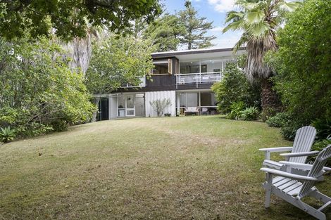 Photo of property in 10 Sandford Street, Campbells Bay, Auckland, 0630