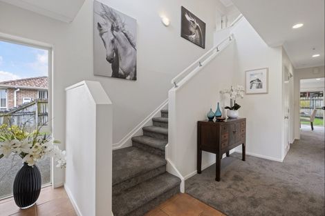 Photo of property in 2 Derg Place, East Tamaki, Auckland, 2013