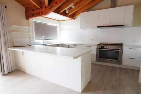 Photo of property in 9 Graven Court, Henderson, Auckland, 0612