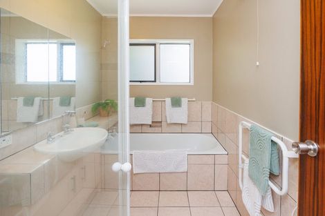 Photo of property in 8c Ihaka Street, Hokowhitu, Palmerston North, 4410