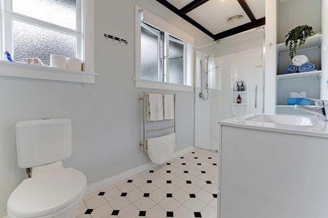 Photo of property in 81 Kiwi Esplanade, Mangere Bridge, Auckland, 2022