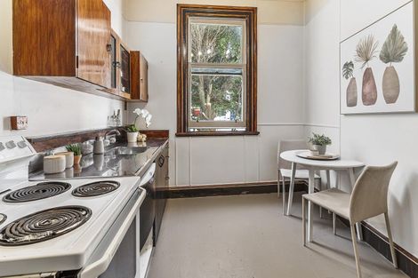 Photo of property in 18 Portland Crescent, Thorndon, Wellington, 6011