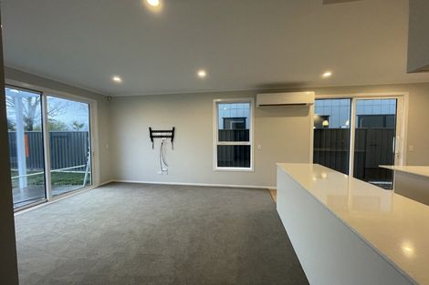 Photo of property in 14 Koreke Close, Kenepuru, Porirua, 5022