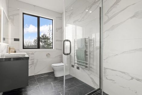 Photo of property in 2 Taku Close, Long Bay, Auckland, 0630