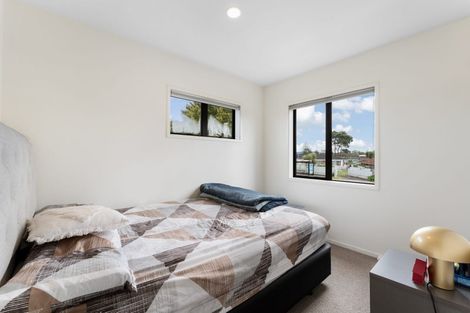 Photo of property in 1/36 West Coast Road, Glen Eden, Auckland, 0602