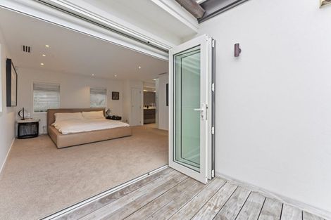 Photo of property in 15 The Strand, Takapuna, Auckland, 0622