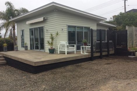 Photo of property in 15 Old Lake Road, Narrow Neck, Auckland, 0624