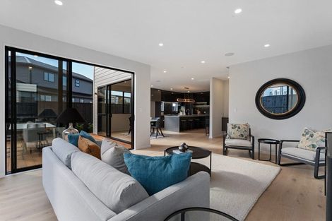 Photo of property in 7 Picnic Point Road, Hobsonville, Auckland, 0616