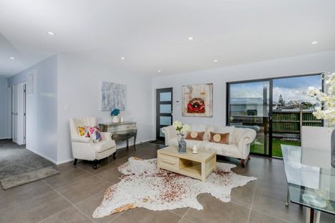 Photo of property in 1/25 Kennington Drive, Clendon Park, Auckland, 2103