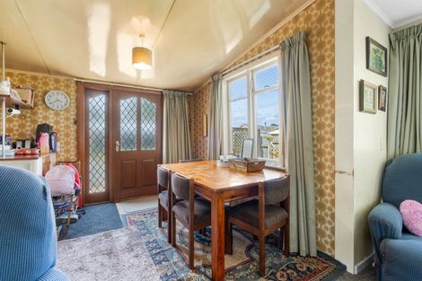 Photo of property in 16 Moore Street, Milton, 9220