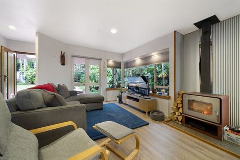 Photo of property in 2/18a Clayburn Road, Glen Eden, Auckland, 0602