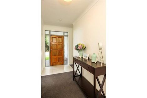 Photo of property in 132 Mountain Road, Henderson Valley, Auckland, 0612