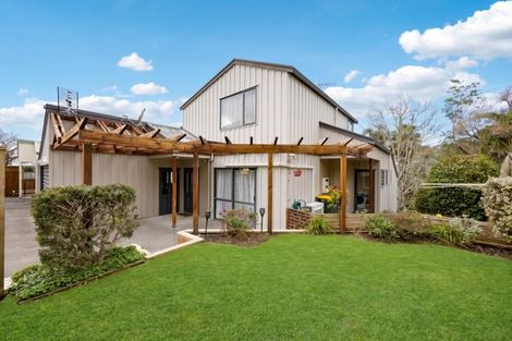 Photo of property in 10b Elliston Crescent, Stanmore Bay, Whangaparaoa, 0932