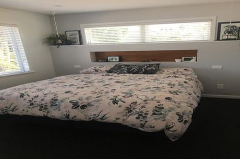 Photo of property in 12 Alston Avenue, Kelston, Auckland, 0602