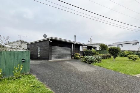 Photo of property in 2/12 Merriefield Avenue, Forrest Hill, Auckland, 0620