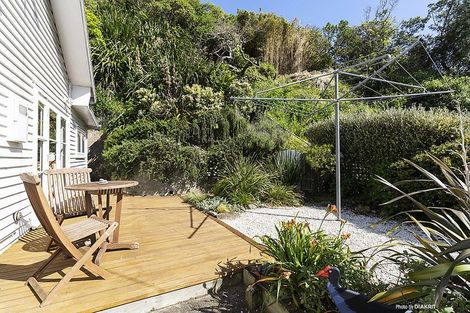 Photo of property in 124 Queens Drive, Lyall Bay, Wellington, 6022