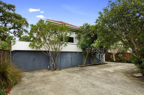 Photo of property in 6 Franklyn Road, Tawa, Wellington, 5028