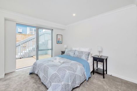 Photo of property in 4 Lagonda Rise, Oteha, Auckland, 0632