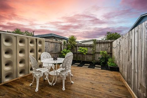 Photo of property in 6/3 Abbotleigh Avenue, Te Atatu Peninsula, Auckland, 0610