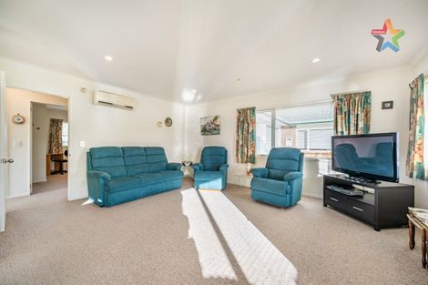 Photo of property in 10 Woodland Mews, Wainuiomata, Lower Hutt, 5014